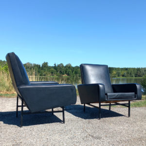 Fauteuils 645 par l'A.R.P. sur Circa51