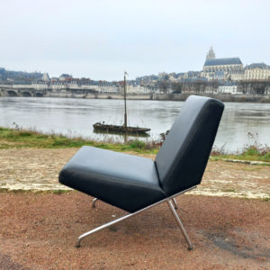 Chauffeuse SG10 par Pierre Guariche sur Circa51