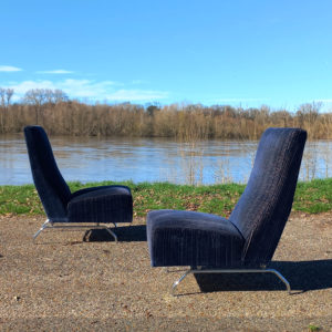 Paire de chauffeuses par Dangles et Defrance sur Circa51