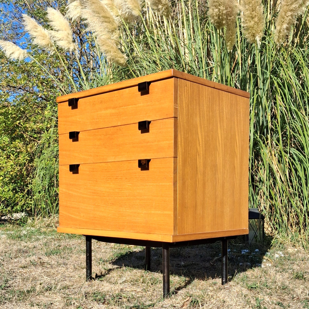 Commode 219 par Alain Richard sur Circa51