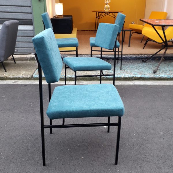 Suite de quatre chaises P60 par Antoine Philippon (1930-1995) & Jacqueline Lecoq (1932) sur Circa51