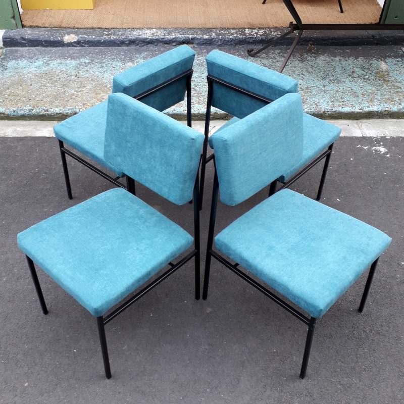 Suite de quatre chaises P60 par Antoine Philippon (1930-1995) & Jacqueline Lecoq (1932) sur Circa51