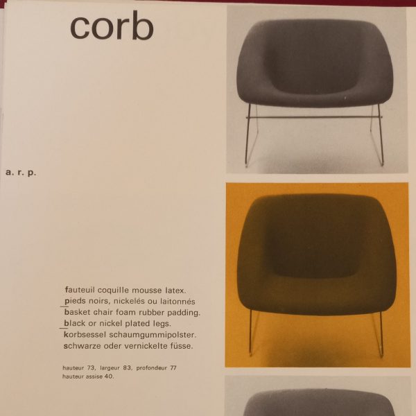 Paire de fauteuils Corb par Atelier de Recherches Plastiques sur Circa51