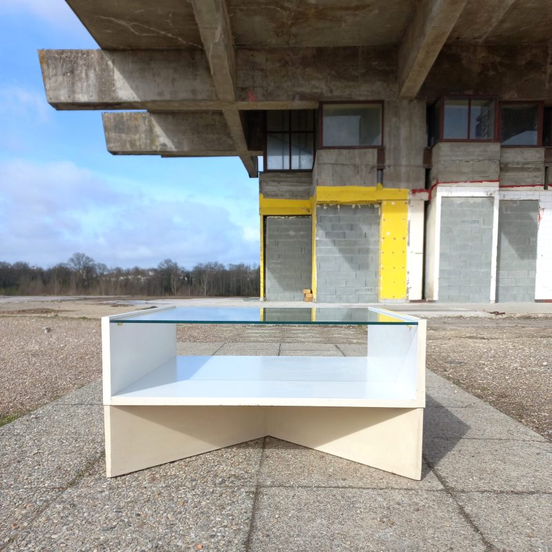 Table basse Aquilon par Pierre Guariche sur Circa51