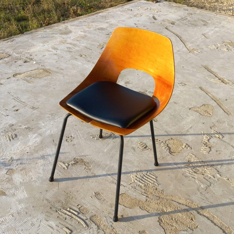 Chaise par Pierre Guariche sur Circa51