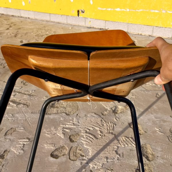 Chaise par Pierre Guariche sur Circa51