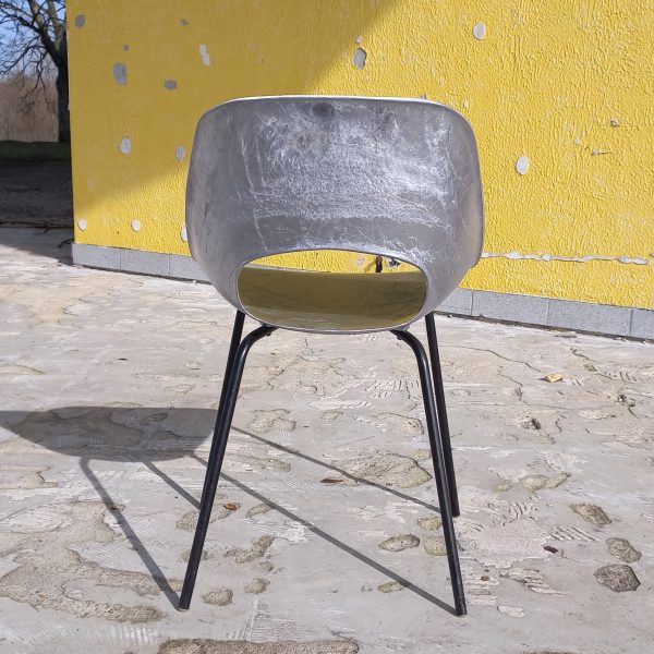 Chaise Tulipe par Pierre Guariche sur Circa51
