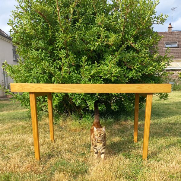 Table par l'A.R.P. sur Circa 51