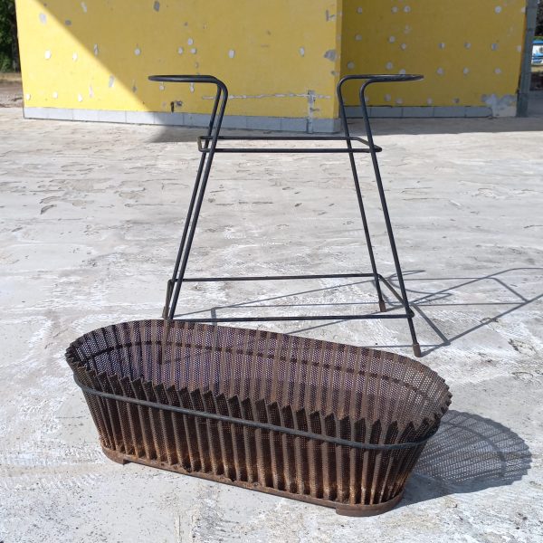 Jardinière par Mathieu Matégot sur Circa51