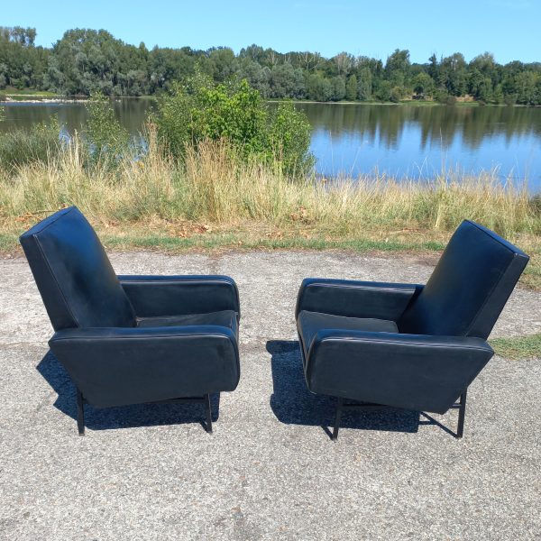 Fauteuils 645 par l'A.R.P. sur Circa51