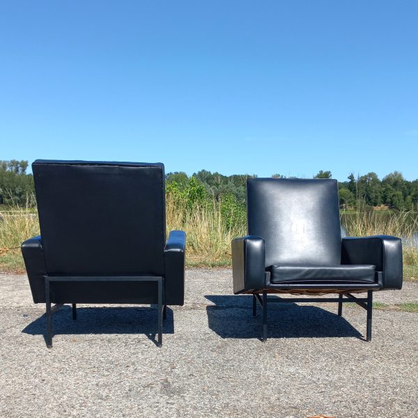 Fauteuils 645 par l'A.R.P. sur Circa51