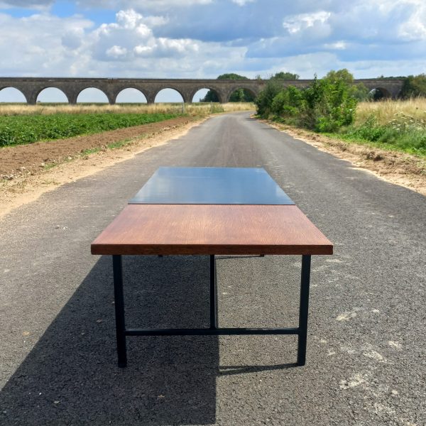 Table basse de André Simard sur Circa 51