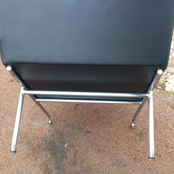 Chauffeuse SG10 par Pierre Guariche sur Circa51