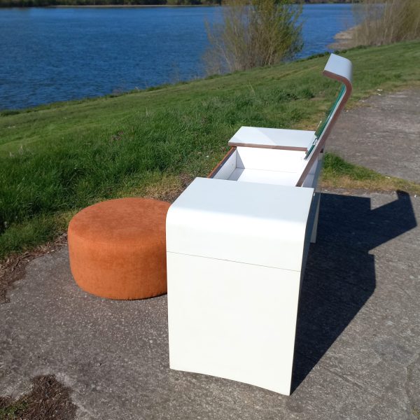 Coiffeuse Vega par Bernard Brunier sur Circa51