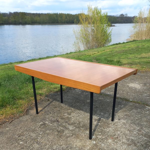 Table par Pierre Guariche sur Circa51