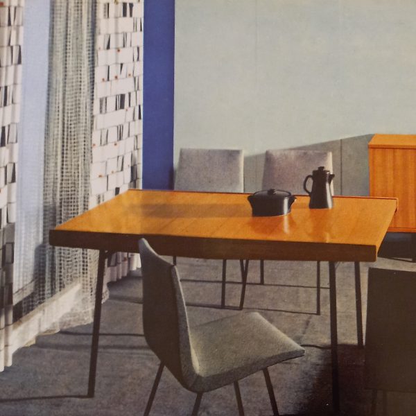 Table par Pierre Guariche sur Circa51