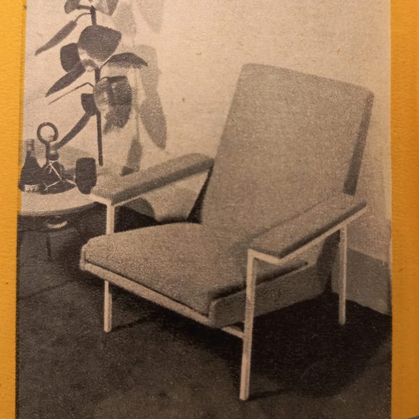 Paire de fauteuils 643 par l'A.R.P. sur Circa51